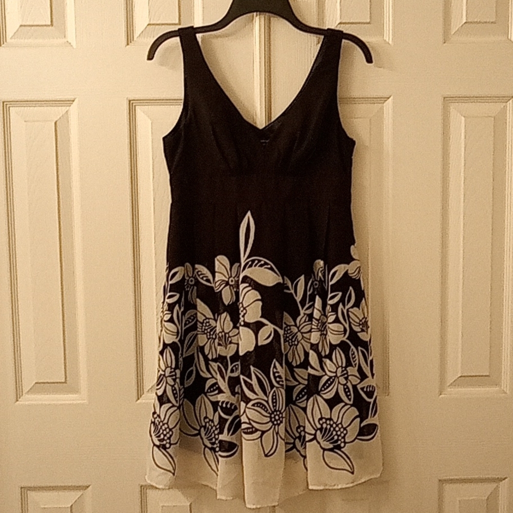Nwot Black and white floral print dress